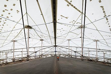 Un concours international vise à donner une deuxième vie aux matériaux et composantes structurelles de la toiture du Stade olympique de Montréal. Photo : Parc olympique