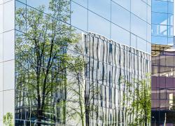 Le colloque 2024 de Bâtiment durable Québec a pour thème "Les défis du bâtiment existant : décarbonation et résilience".
