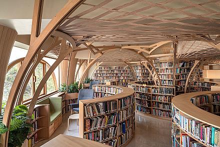 La Forêt du Savoir réinvente la bibliothèque à l’ère numérique. Crédit : Suryan//Dang