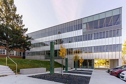 Le 19 novembre, l’Université de Sherbrooke (UdeS) a inauguré le pavillon A5 de la Faculté des lettres et sciences humaines. Crédit : Université de Sherbrooke