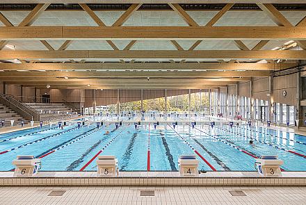 La renaissance durable du centre aquatique Tinnerbäcksbadet. Crédit : agrob-buchtal.de / Foto: Rasmus Hjortshoj