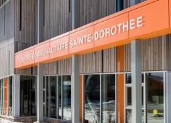 Le centre communautaire Sainte-Dorothée, à Laval, est maintenant frappé du sceau LEED Or. Crédits : Ville de Laval 