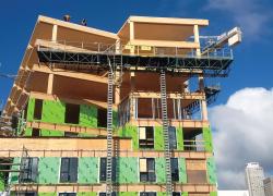 La Régie du bâtiment du Québec a publié de nouvelles directives pour les bâtiments de construction massive en bois encapsulé d'au plus 12 étages.  Crédit : FPInnovations.