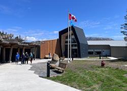 Le nouveau centre d'accueil du parc national du Gros-Morne. Photo : Parcs Canada 