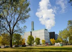 Le recours à la vapeur excédentaire de l’incinérateur de la Ville de Québec permettra au CHU de Québec-Université Laval de réduire de 95 % ses émissions annuelles de GES - Photo : Ville de Québec