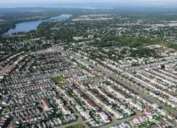 Laval dispose désormais d’un Code de l’urbanisme conçu sur fond vert. Crédit : Ville de Laval