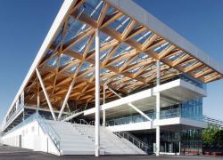 Nordic Structures remporte un Prix du leadership FSC pour la toiture de l’Espace Paddock du circuit Gilles-Villeneuve. Photo : Steve Montpetit