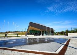 La Ville de Montréal a inauguré le nouveau parc Saidye-Bronfman. Crédit : Valérie Blum - Ville de Montréal